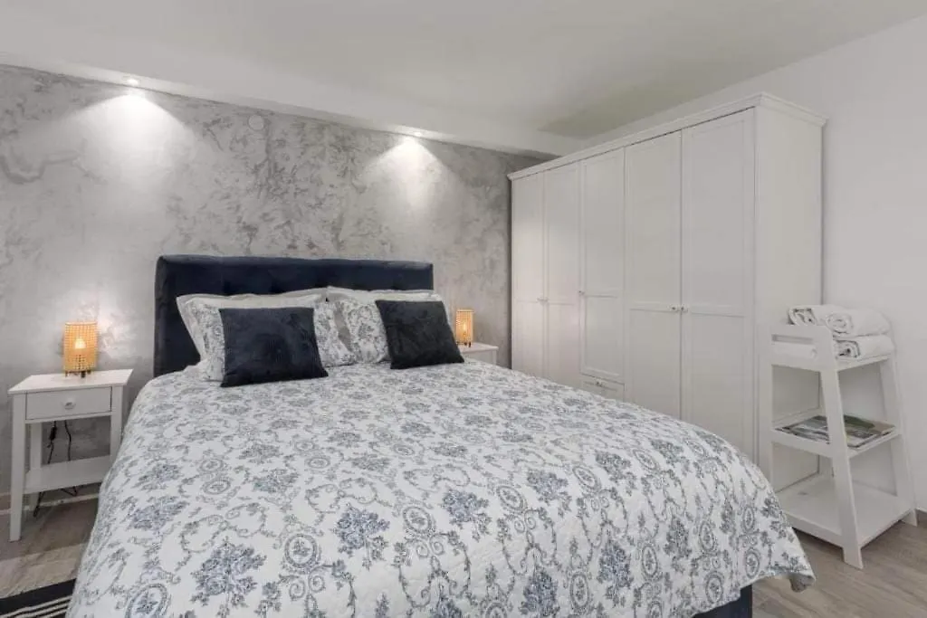 Apartment Amor Pula 0*,  Chorvatsko